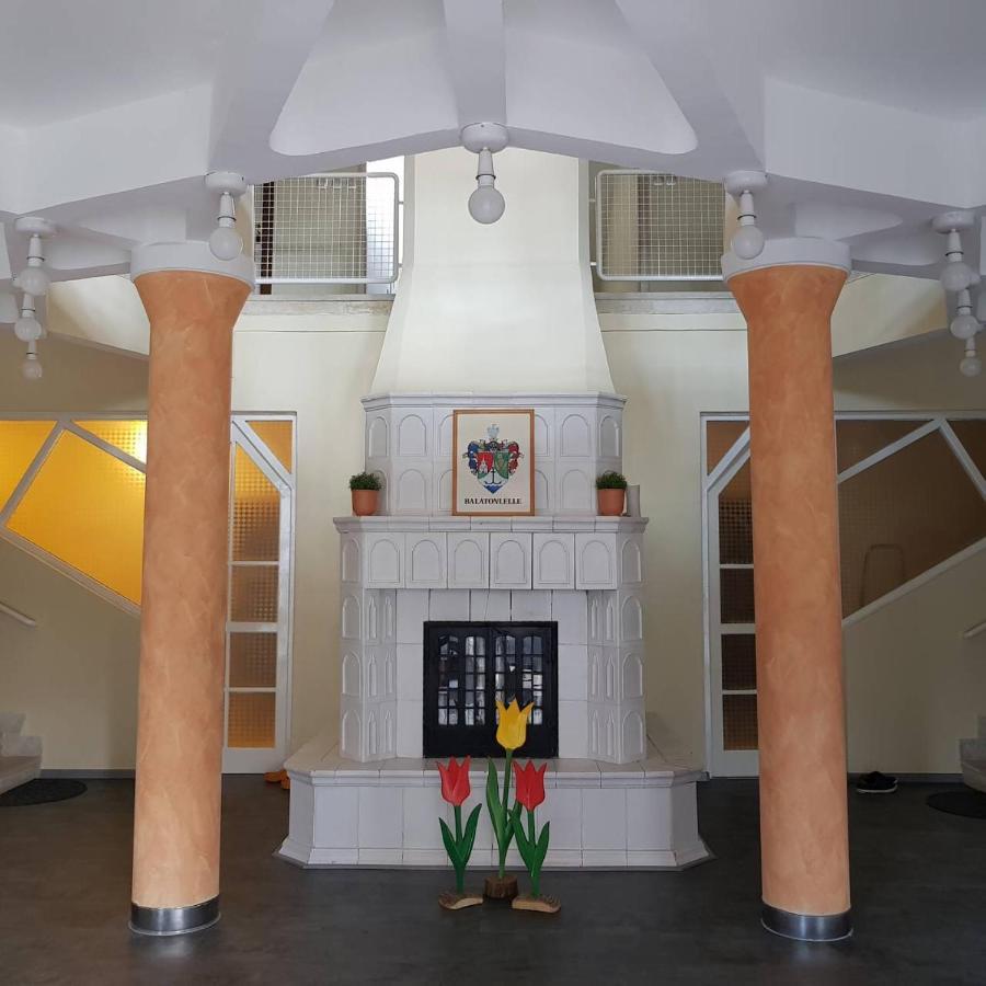 Hotel Grantek Ueduelohaz à Balatonlelle Extérieur photo