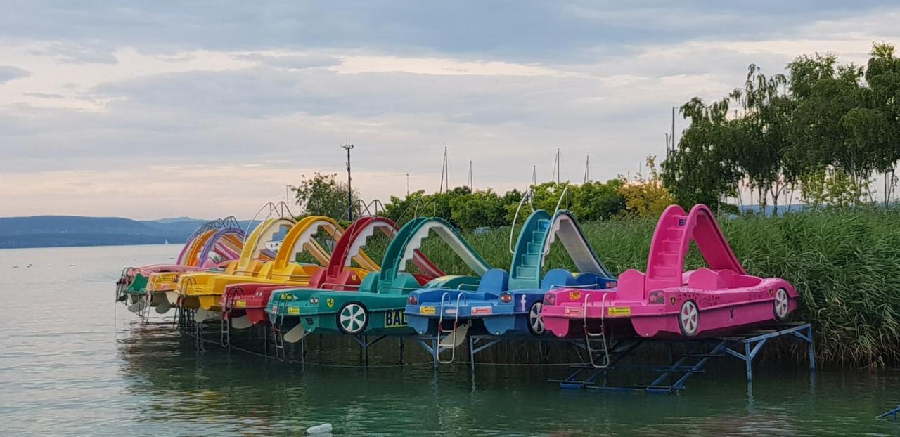 Hotel Grantek Ueduelohaz à Balatonlelle Extérieur photo