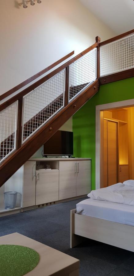Hotel Grantek Ueduelohaz à Balatonlelle Extérieur photo