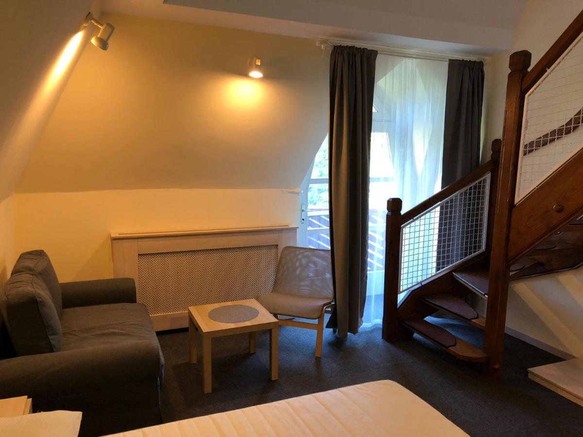 Hotel Grantek Ueduelohaz à Balatonlelle Extérieur photo
