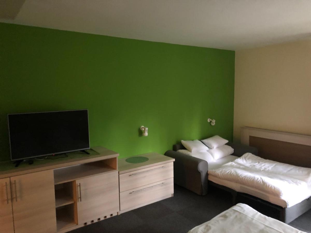 Hotel Grantek Ueduelohaz à Balatonlelle Extérieur photo